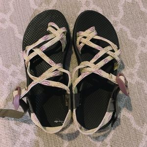 YELLOW CHACOS